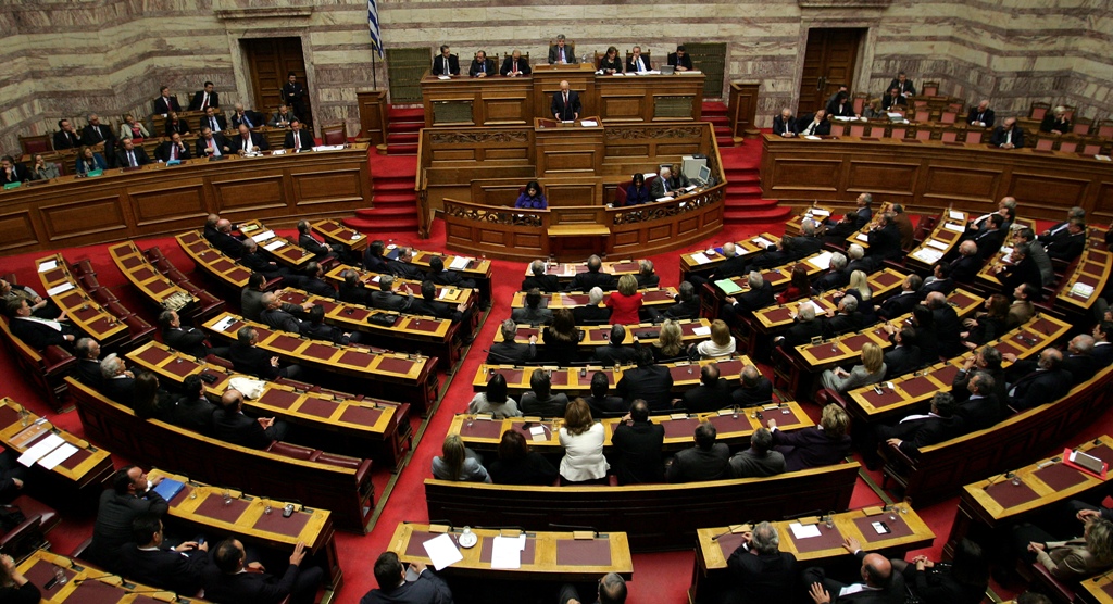 Ρεκόρ τροπολογιών – Αποχώρησαν από την ψηφοφορία ΚΚΕ – ΣΥΡΙΖΑ