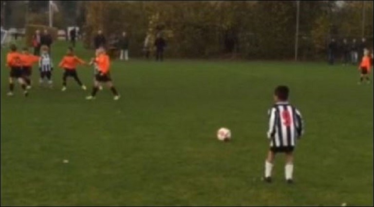 ΒΙΝΤΕΟ-Στα χνάρια του μπαμπά ο μικρός Κλάιφερτ