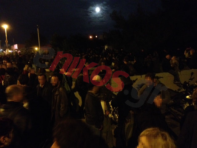 ΤΩΡΑ-ΦΩΤΟ-Συγκέντρωση συμπαράστασης στον Ρωμανό