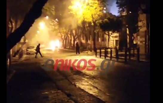 ΒΙΝΤΕΟ-Κάηκαν τα Εξάρχεια μετά την πορεία για τον Ρωμανό