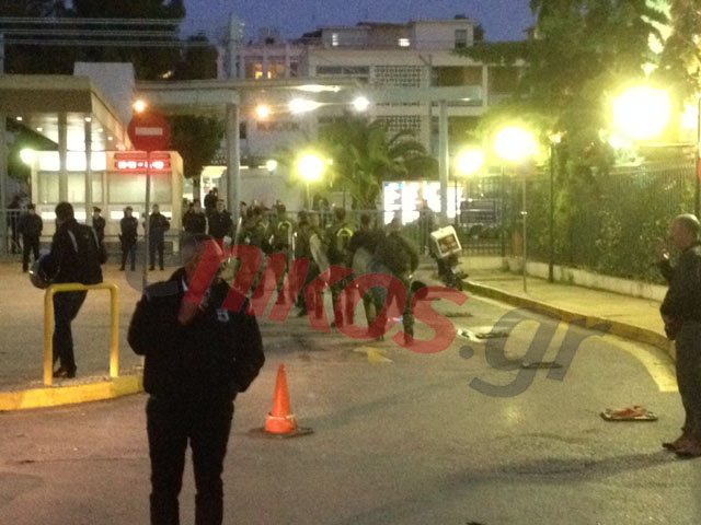 ΤΩΡΑ-ΦΩΤΟ-Διμοιρίες των ΜΑΤ στο “Γεννηματάς”