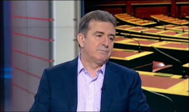 Χρυσοχοΐδης: Θύμα της κρίσης ο Παπανδρέου