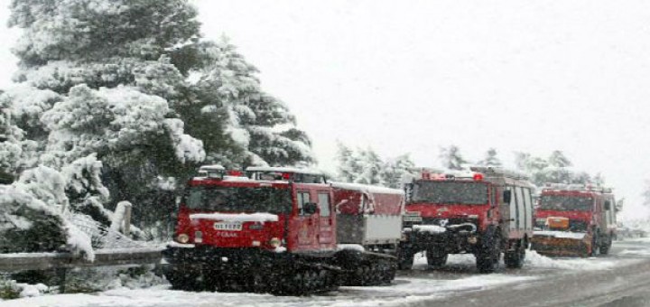 Μεταφορά ασθενών στο νοσοκομείο του Βόλου με οχήματα της Πυροσβεστικής