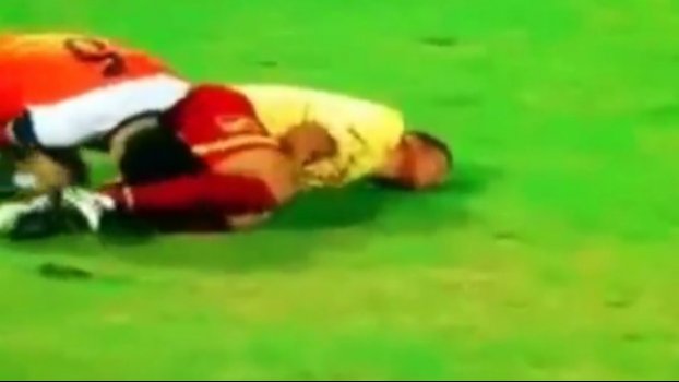 Που τον έπιασε και πετάχτηκε έτσι; – ΒΙΝΤΕΟ