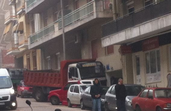 Αναστάτωση από “τρελό” φορτηγό – ΦΩΤΟ