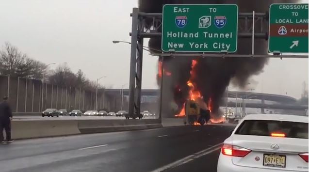 ΒΙΝΤΕΟ ΣΟΚ-Έκρηξη σε φορτηγό με καύσιμα
