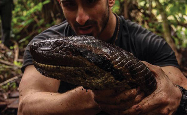 ΒΙΝΤΕΟ-Πήγε να τον φάει το ανακόντα, αλλά φώναζε… βοήθεια
