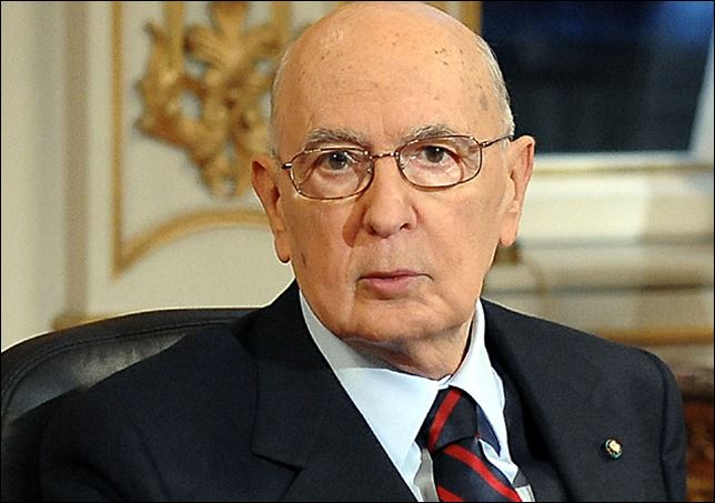 Ανοιχτό άφησε το ενδεχόμενο να παραιτηθεί ο Ναπολιτάνο