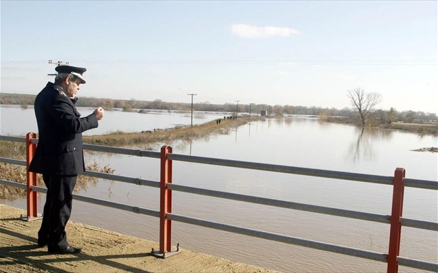 Επιχείρηση διάσωσης εγκλωβισμένων μεταναστών στον ποταμό Έβρο