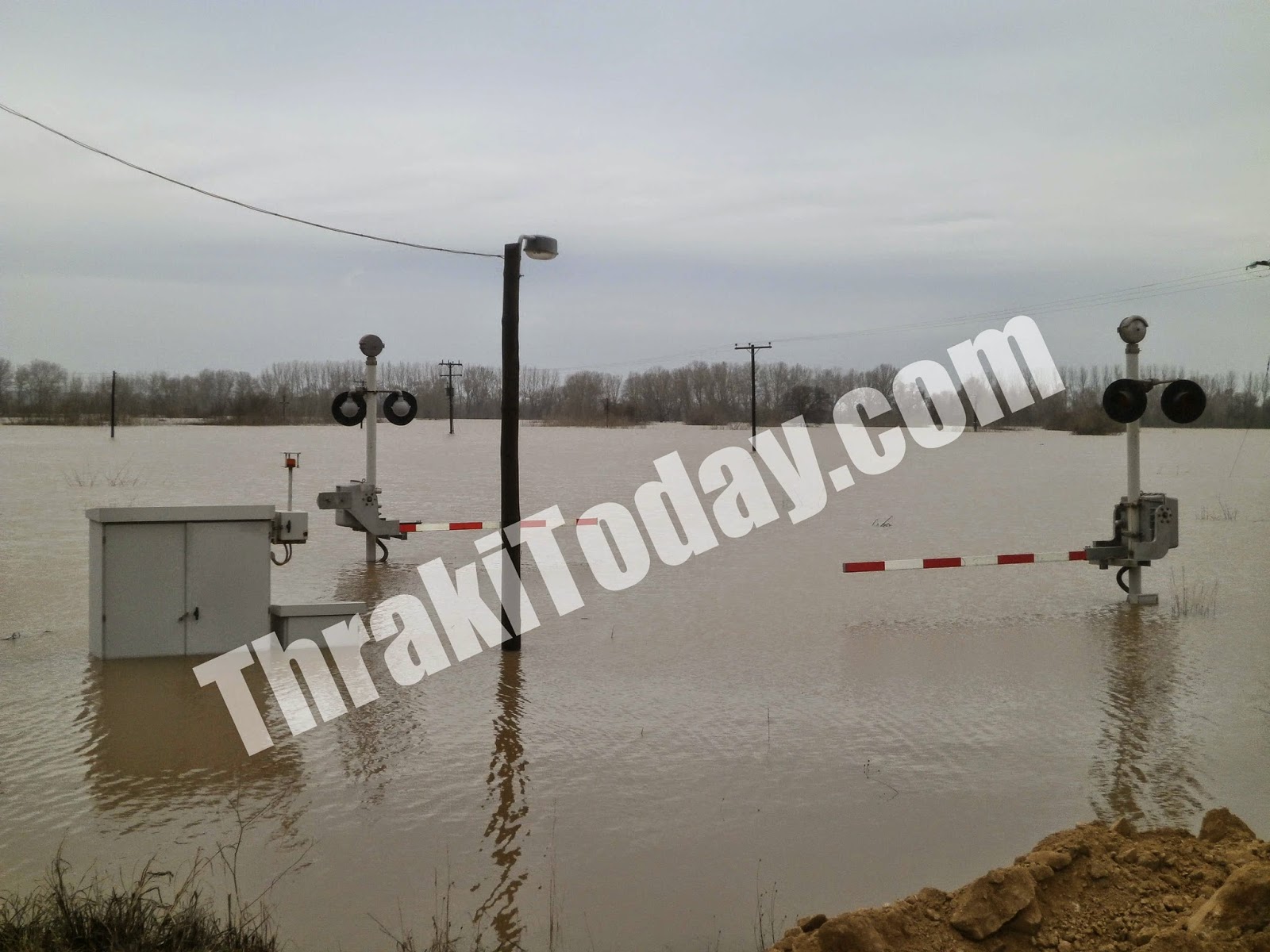 Εκκενώθηκαν σπίτια, πλημμύρισαν 100.000 στρέμματα στον Έβρο – ΒΙΝΤΕΟ- ΦΩΤΟ