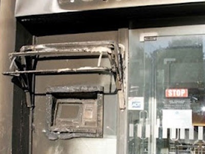 Εμπρηστική επιθέση σε ΑΤΜ στη Θεσσαλονίκη