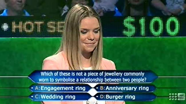 Ξανθιά έχασε σε τηλεπαιχνίδι από την πρώτη ερώτηση