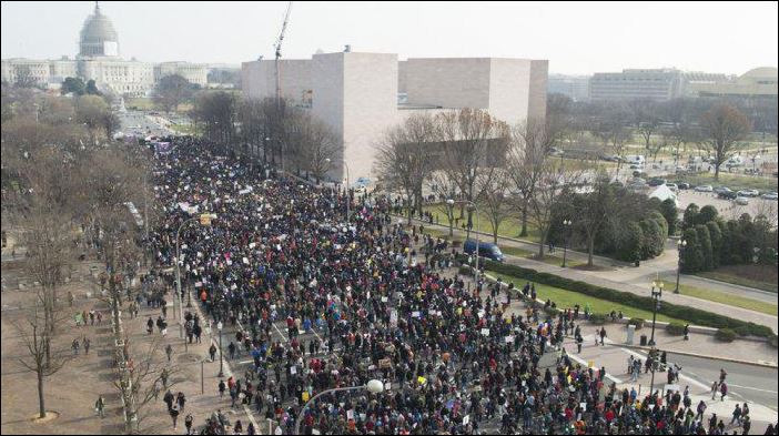 Ουάσινγκτον – Διαδήλωση κατά της αστυνομικής βίας – ΦΩΤΟ