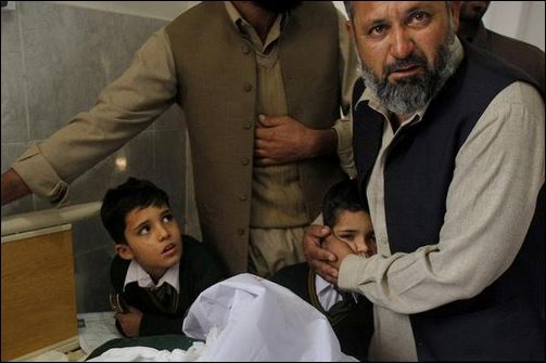 Εικόνες φρίκης από το μακελειό στο σχολείο του Πακιστάν- ΦΩΤΟ