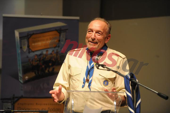 ΦΩΤΟ-Γιατί ο Αρνιακός ντύθηκε πρόσκοπος