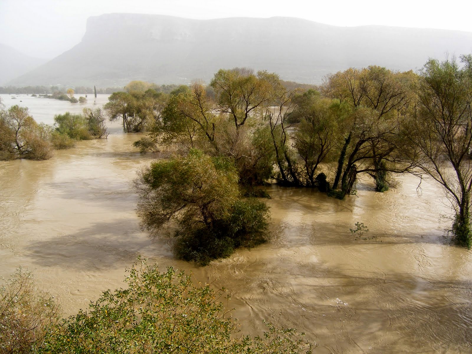 Έχει βουλιάξει η κεντρική Μακεδονία από την κακοκαιρία