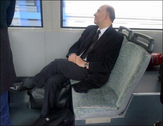 Ο Μοσκοβισί στο Ελ. Βενιζέλος προετοιμάζεται για τη συνάντηση στο Μαξίμου – ΦΩΤΟ