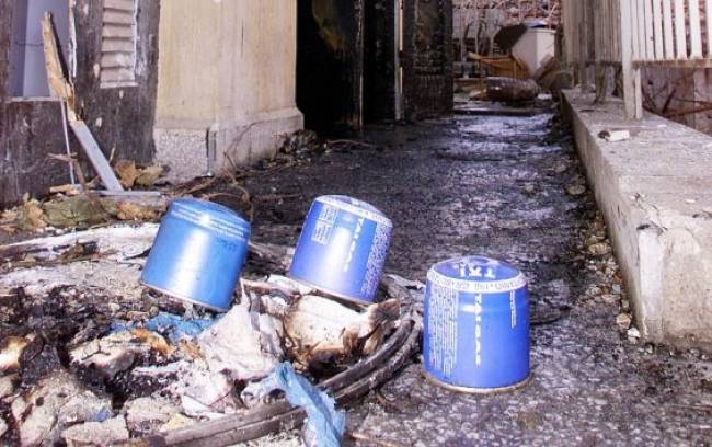 Επίθεση με γκαζάκια στο δημαρχείο Καισαριανής