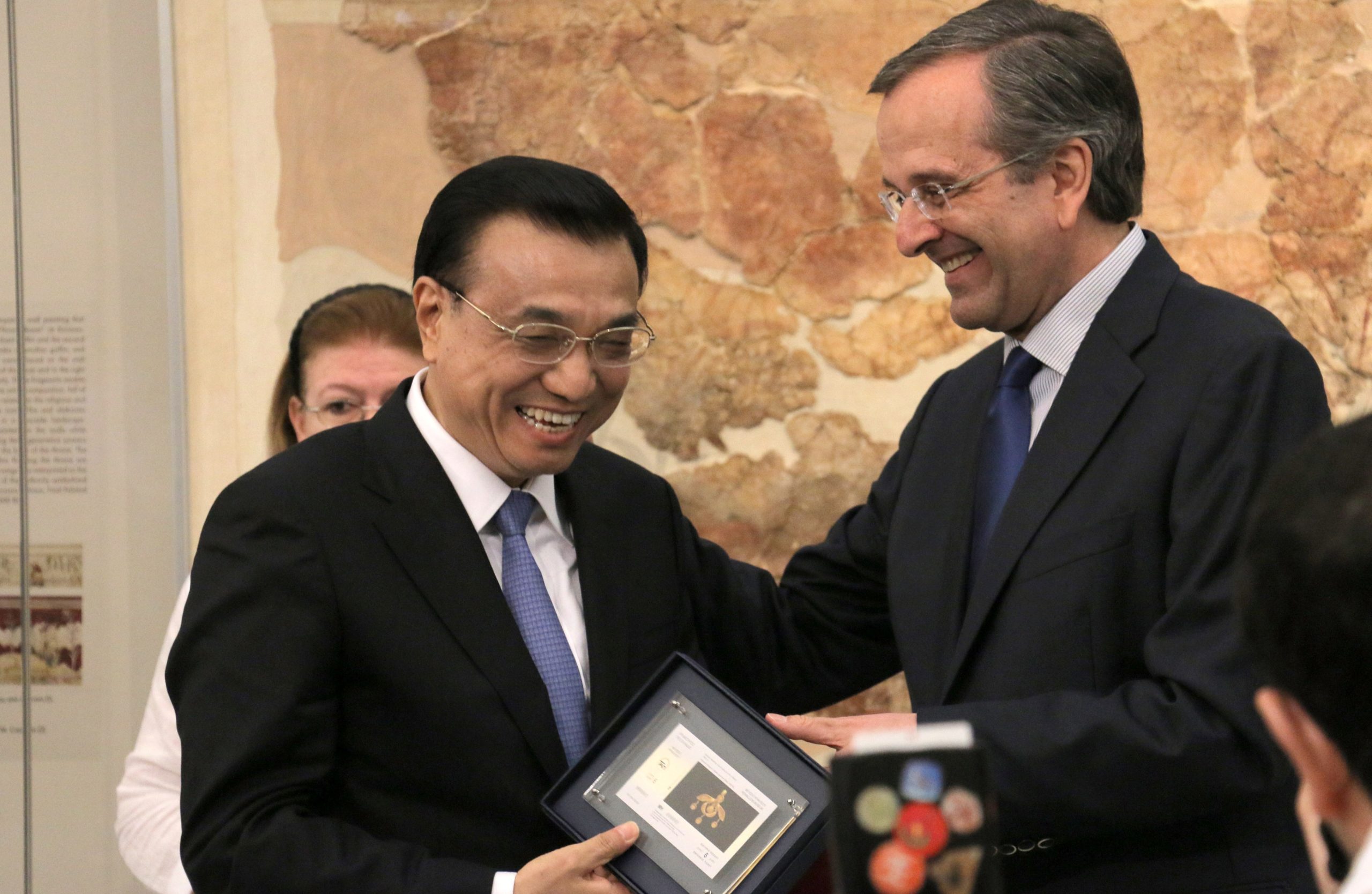 Υποσχέσεις για νέες επενδύσεις από τον Κινέζο πρωθυπουργό