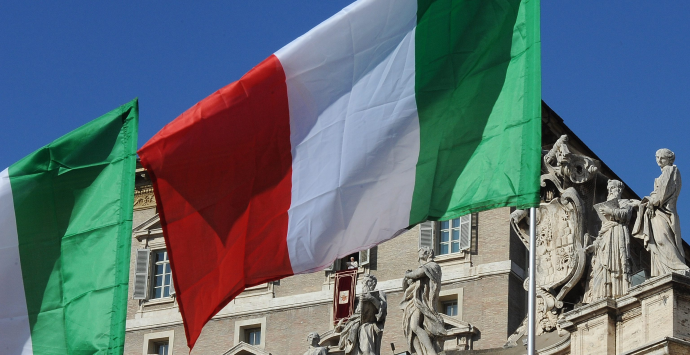Ο S&P υποβάθμισε το αξιόχρεο της Ιταλίας σε BBB- από BBB