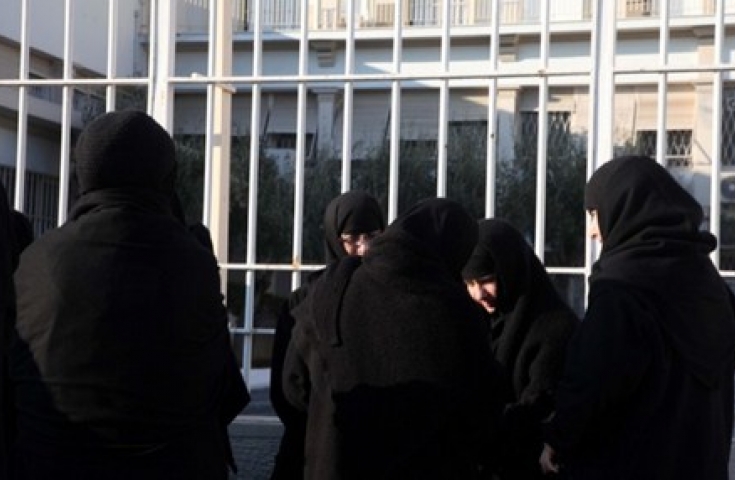 Το ΣΔΟΕ «τσεκάρει» καλόγρια με καταθέσεις «μαμούθ»