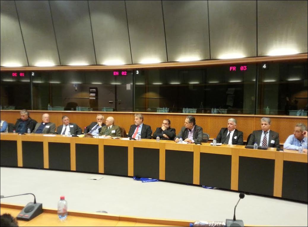 Φώναξαν για τις γερμανικές αποζημιώσεις στο Ευρωκοινοβούλιο- ΦΩΤΟ