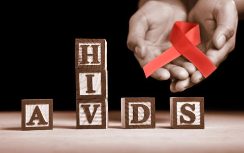 Εξασθενεί ο ιός HIV