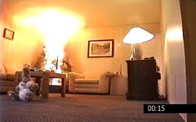 ΒΙΝΤΕΟ-Το χριστουγεννιάτικο δέντρο… φλέγεται