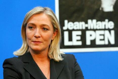 Λεπέν: Ευτυχής άνεμος Δημοκρατίας στην Ελλάδα