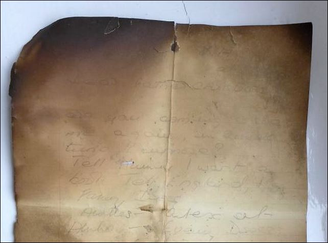 Η καμινάδα “έκρυβε” για 100 χρόνια ένα γράμμα στον Άγιο Βασίλη – ΦΩΤΟ