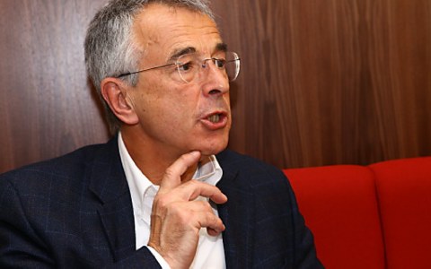 Αυστριακός οικονομολόγος: Ανύπαρκτη η απειλή αν φύγει η Ελλάδα από το ευρώ