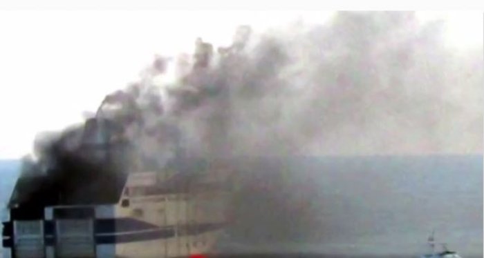 Αυτό είναι το φλεγόμενο Norman Atlantic – ΦΩΤΟ