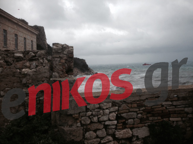 Πυροσβεστικό πλοίο ανοιχτά της Κέρκυρας – ΦΩΤΟ