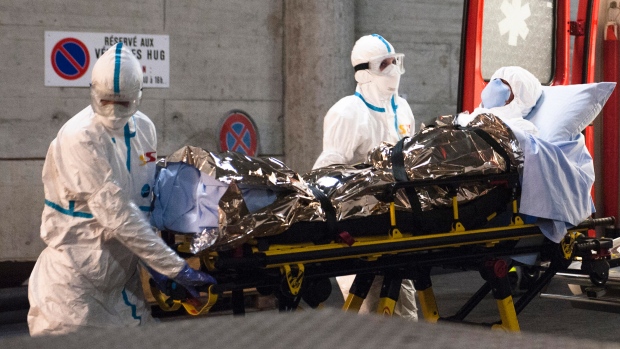 Επέστρεψε στην Κούβα ο γιατρός που προσεβλήθη από Έμπολα