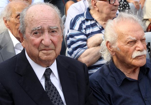 Γιατί ο Κωνσταντίνος Μητσοτάκης τηλεφώνησε στον Γλέζο