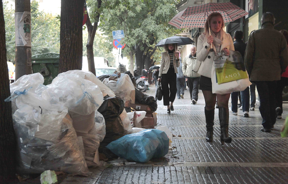 Τα σκουπίδια απειλούν τη χριστουγεννιάτικη Θεσσαλονίκη