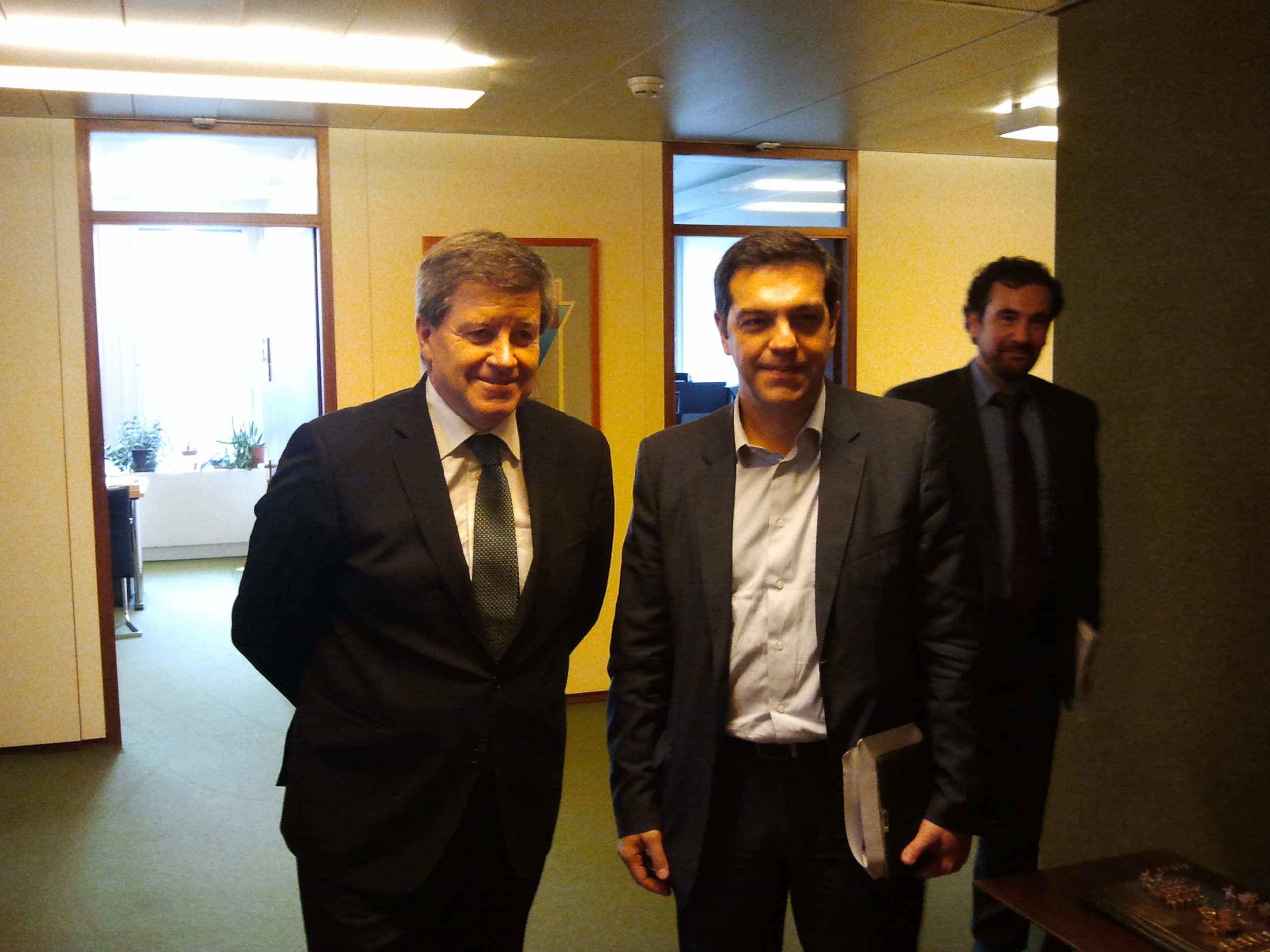 ΒΙΝΤΕΟ-Τσίπρας: Η τρόικα δεν μπορεί άλλο να κουνάει το δάχτυλο