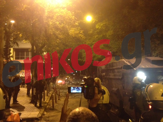 Συνεχίζονται τα επεισόδια στα Εξάρχεια