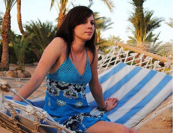 Αυτοκτόνησε γιατί έμαθαν οι γονείς της ότι ήταν συνοδός