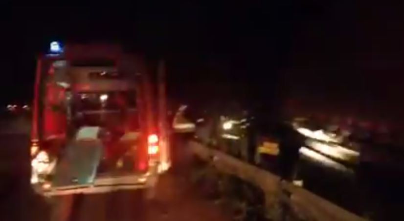 Εκτροπή νταλίκας στην Εθνική Οδό Πατρών-Πύργου – ΤΩΡΑ-ΒΙΝΤΕΟ-ΦΩΤΟ