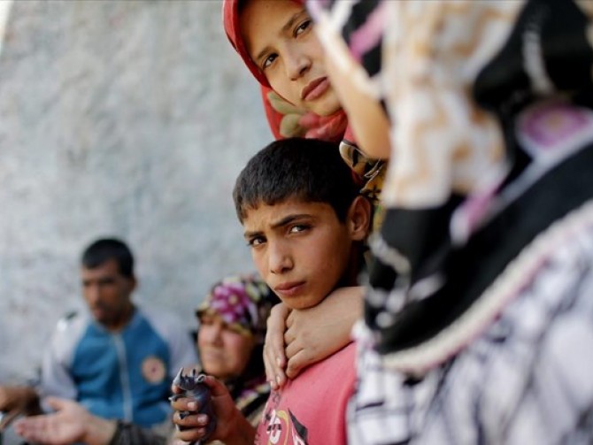 «Απαράδεκτο να χρησιμοποιούνται γυναικόπαιδα ως ασπίδα» λέει ο Καμίνης για τους μετανάστες στο Σύνταγμα