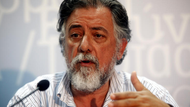 Πανούσης: Εθνική συνεννόηση με… αποχωρήσεις