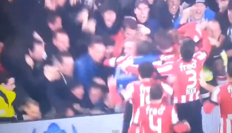 Παραλίγο τραγωδία στο Αϊντχόφεν – Φέγενορντ – ΒΙΝΤΕΟ