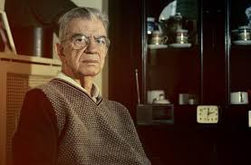 Στραγγάλισαν τον Μένη Κουμανταρέα