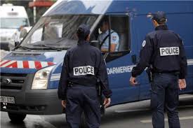 Γαλλία- Ένοπλος εισέβαλε σε αστυνομικό τμήμα