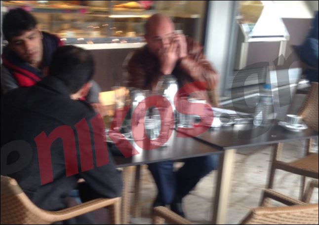 ΦΩΤΟ-Το “διάλειμμα” για καφέ στην απεργία πείνας του Μιχελογιαννάκη