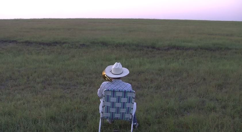 Δείτε τι μπορεί να κάνει μια τρομπέτα σε ένα λιβάδι – ΒΙΝΤΕΟ