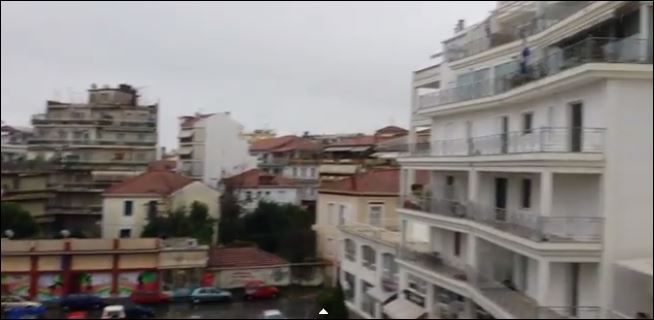 Χιονίζει στην Τρίπολη – ΒΙΝΤΕΟ