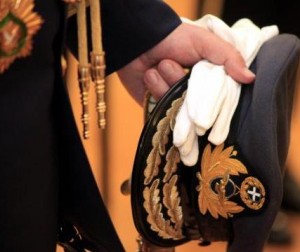 Οι αυξήσεις δεν θα φτάσουν στις τσέπες των απόστρατων