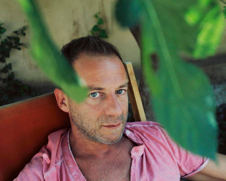 H απάντηση του Λιγνάδη για την βράβευση του Ρουβά